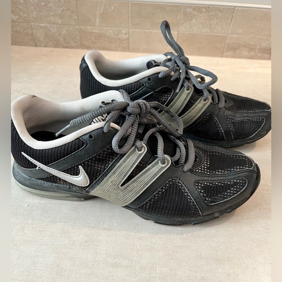 Nike Flywire Training Shoes - Picture 1 of 7